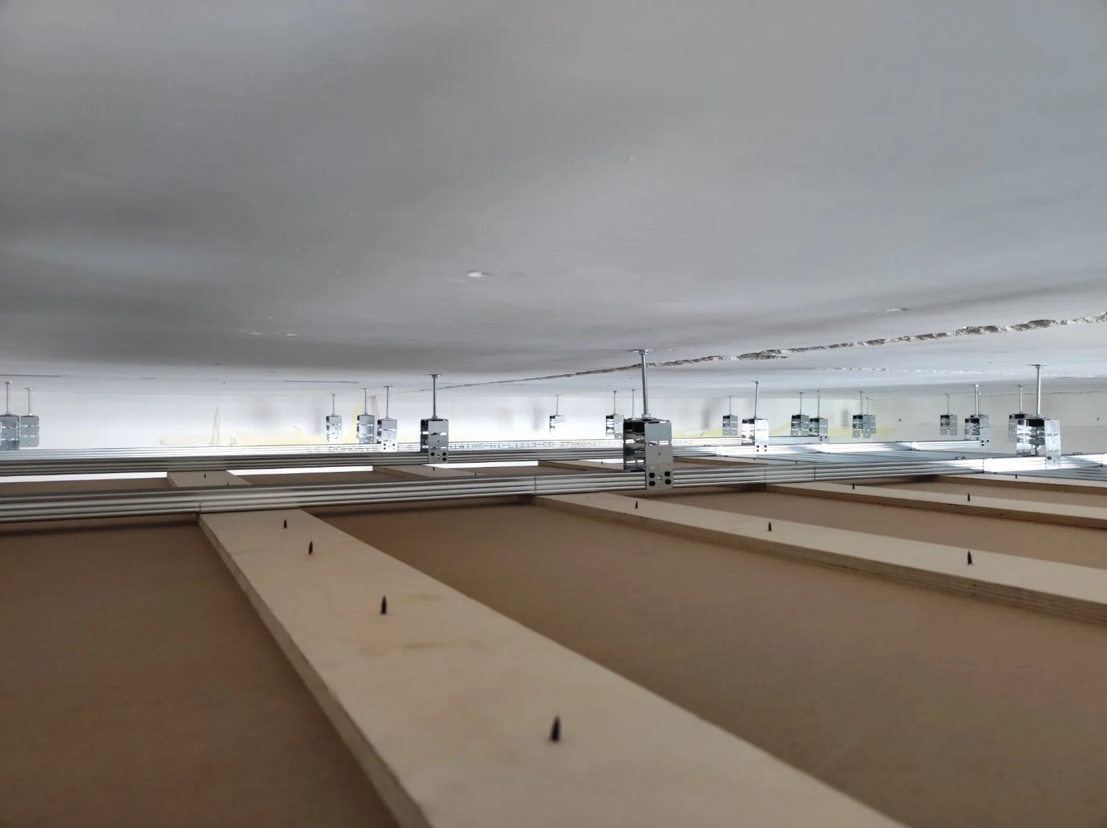 Vibro-SH | Veerhanger voor Verlaagde Plafonds & Trillingsdemping - DECIBEL Shop - Afbeelding 5